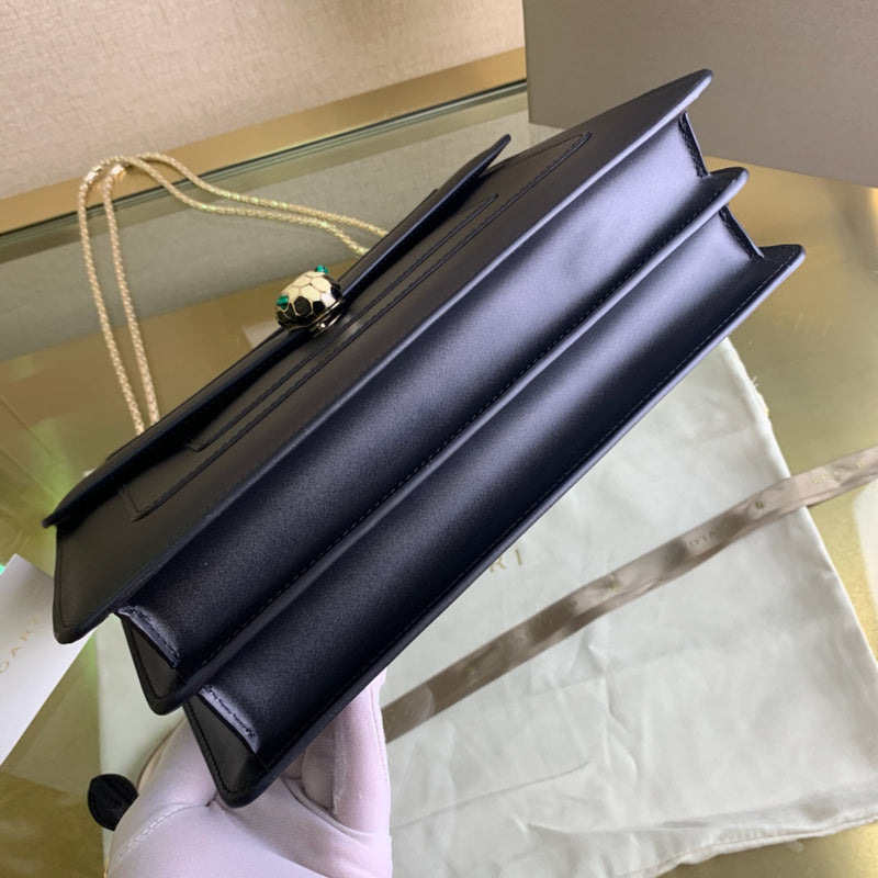 Effortless Premium PU Leather Handbag - Premium Craftsmanship Detailing | Women's Fashion Handbag #1687 - close-up detail shot (image 3) of designer-inspired handbag