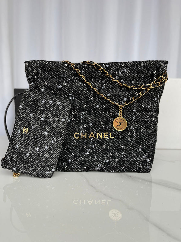  spacious purse view 1