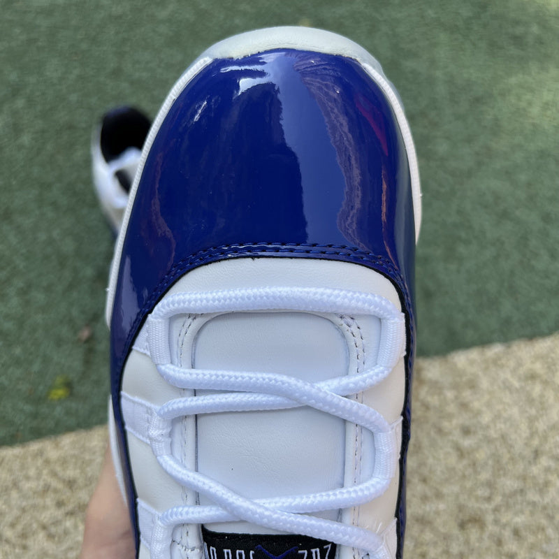 Nike Men's & Women's Signature Luxury Sneakers — Style 252 hardware detail