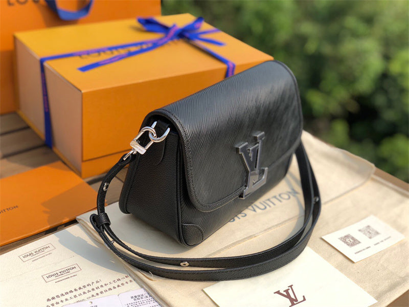  Statement carryall bag front view 7