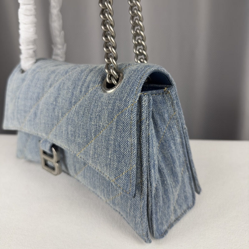 Zivas Charm Chic Craftsmanship Statement Handbag (Versatile Style Statement) – Full Silhouette