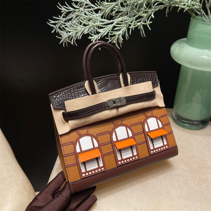  everyday tote bag styled with outfit