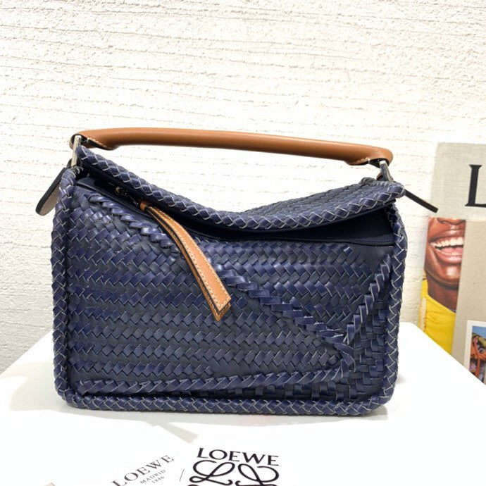 Ziva's Charm handbag – full view (24cm*16.5cm*10cm)