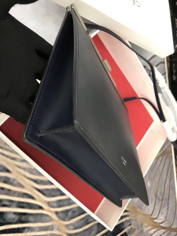 Handle and strap detail of everyday-luxe sleek women's handbag – women's everyday handbag