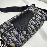 Handle and strap detail of everyday-luxe polished women's handbag – women's luxury handbag
