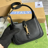 Handle and strap detail of elevated everyday-luxe women's handbag – women's everyday handbag