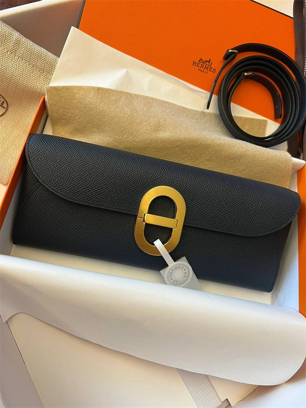 Close-up detail of effortless bag design