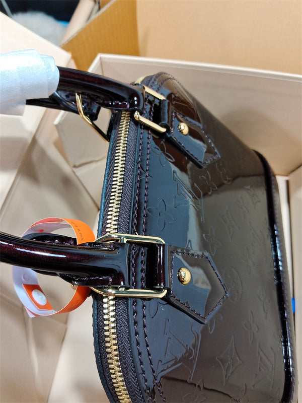  top-handle bag close-up of hardware and finish