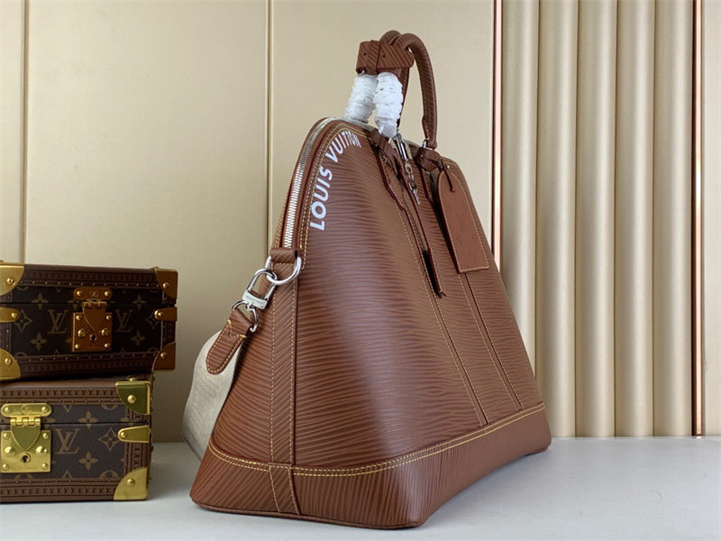  understated carryall bag styled with outfit