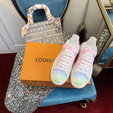 Front view of Louis Vuitton luxury piece style No.100