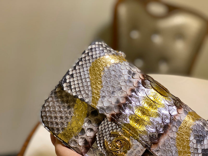  versatile purse view 10