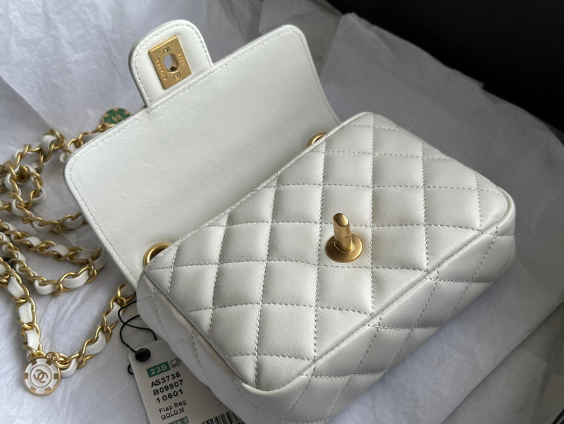 Zivas Charm Effortless Sophistication Designer Handbag (Modern Wardrobe Staple) – Angled View