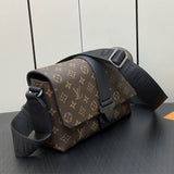  Everyday carryall bag carried on shoulder 22