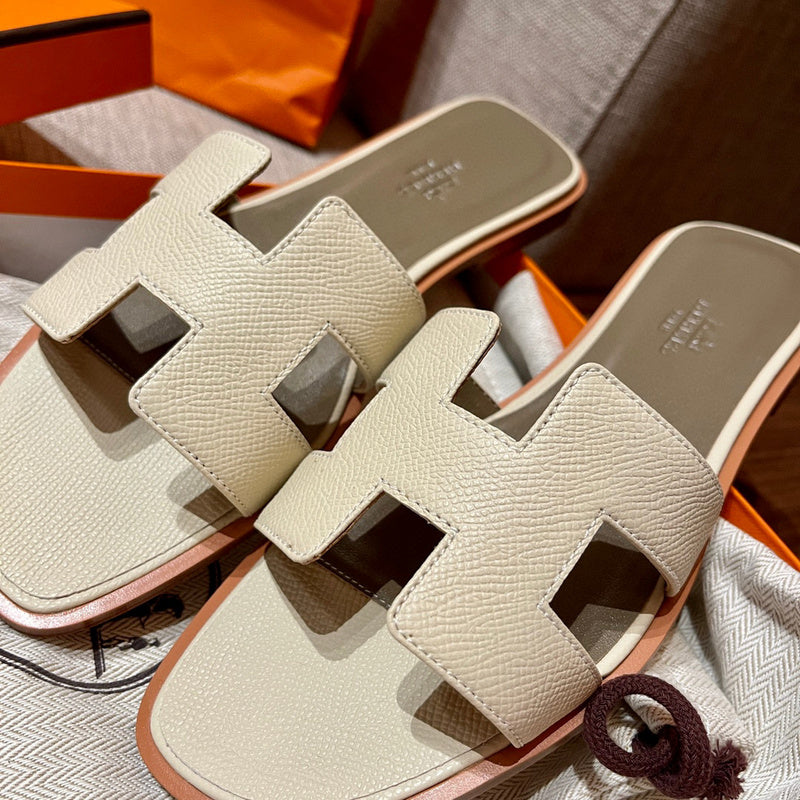 Hermes sandals Style 069 - side profile detail