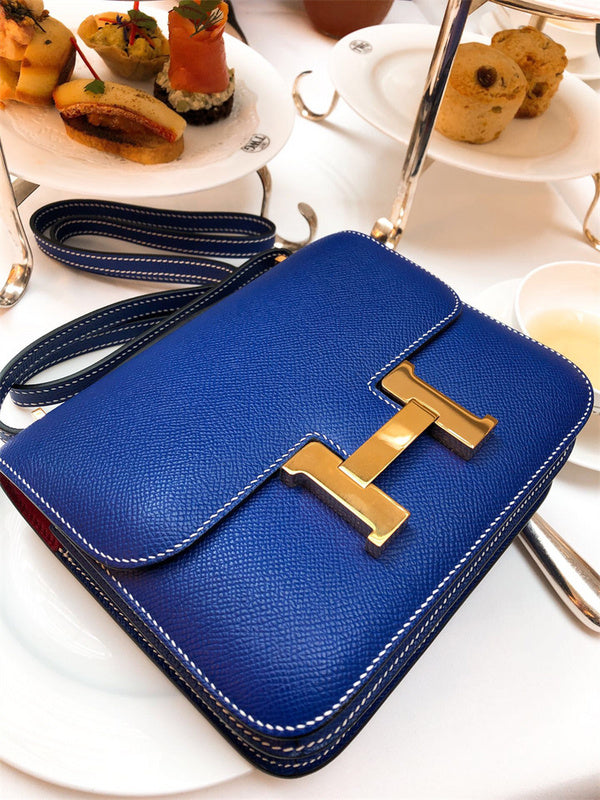  refined shoulder bag detail view showing craftsmanship 8