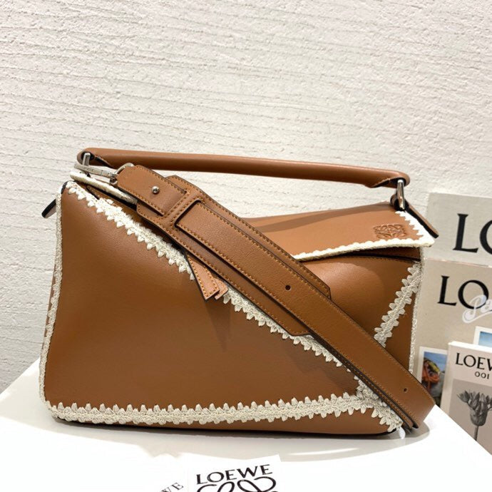 Ziva's Charm handbag – front view (29cm*19cm*12cm)
