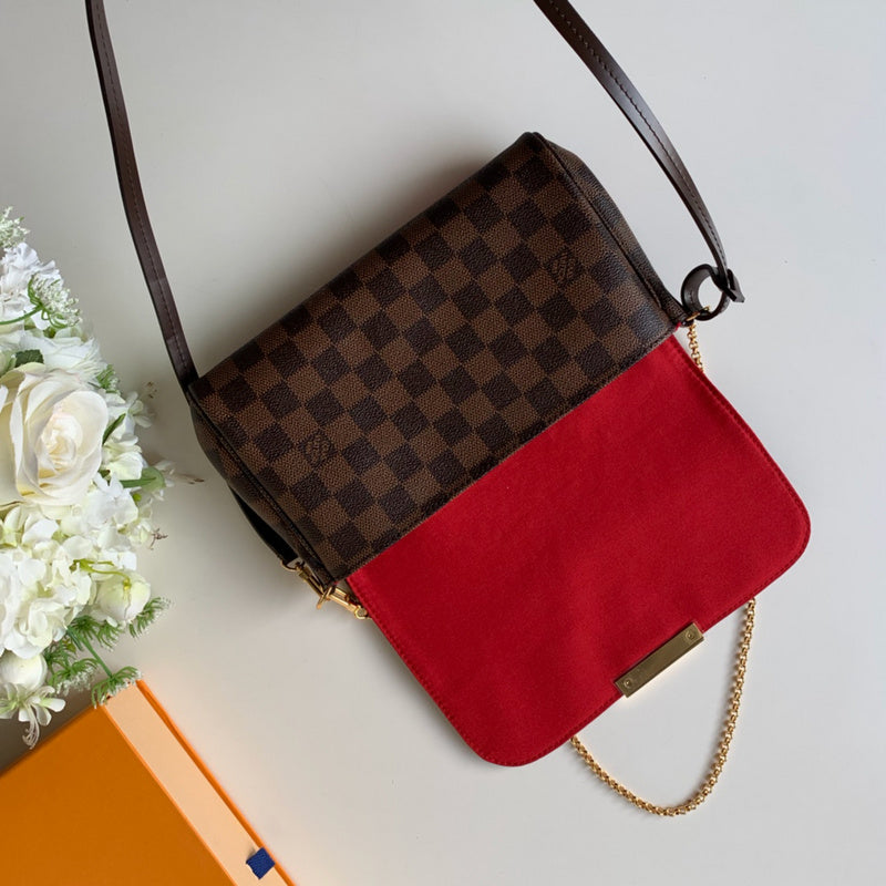 Close-up detail of everyday-luxe structured women's handbag – women's everyday handbag