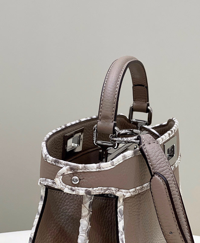 Ziva's Charm handbag – detail view (27cm*11cm*20cm)