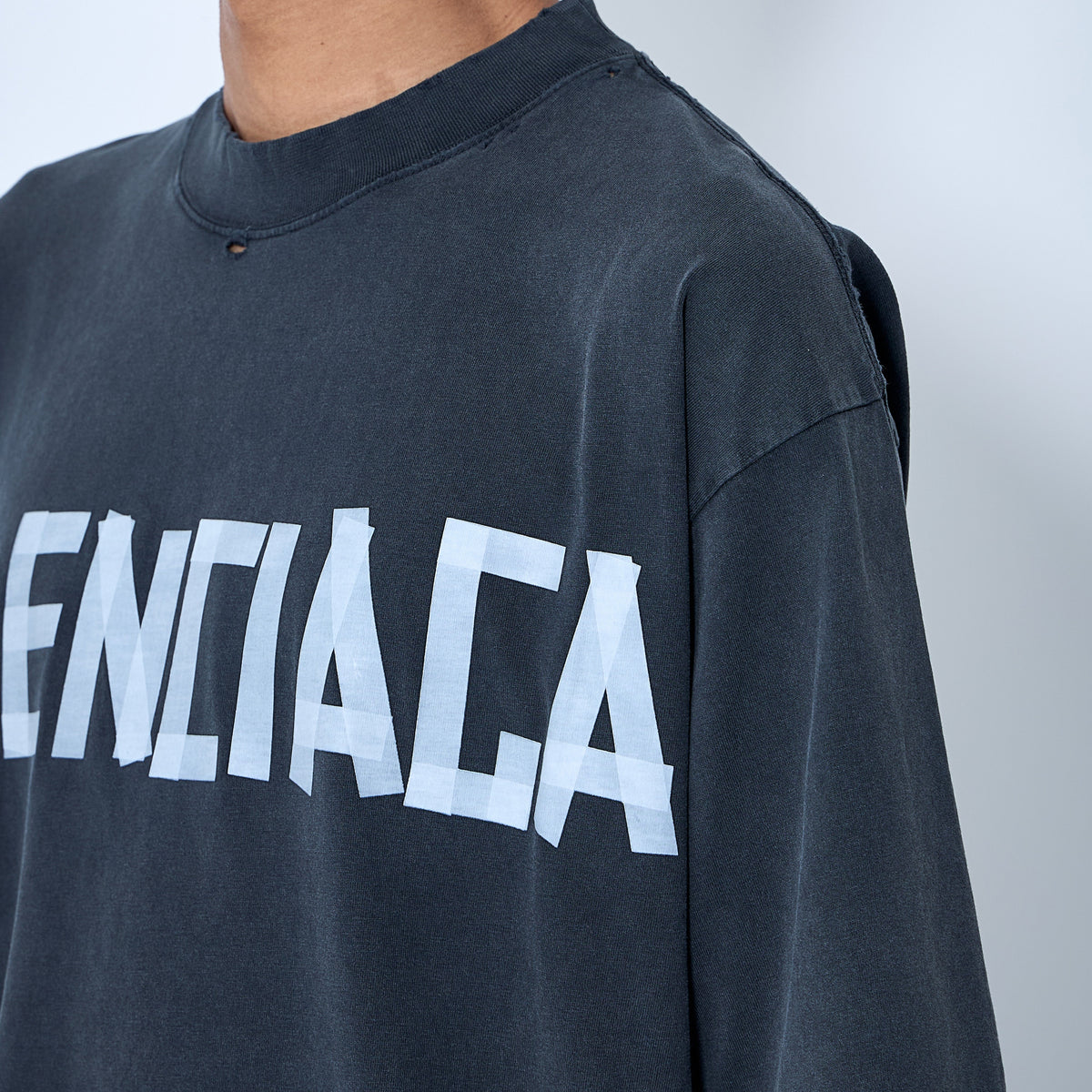 Balenciaga T-Shirts? Balenciaga Men Medium Fit T-Shirt Casual Everyday Designer Tee