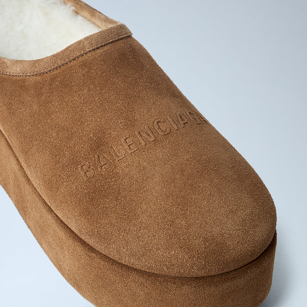 Balenciaga athletic side profile designer luxury fashion