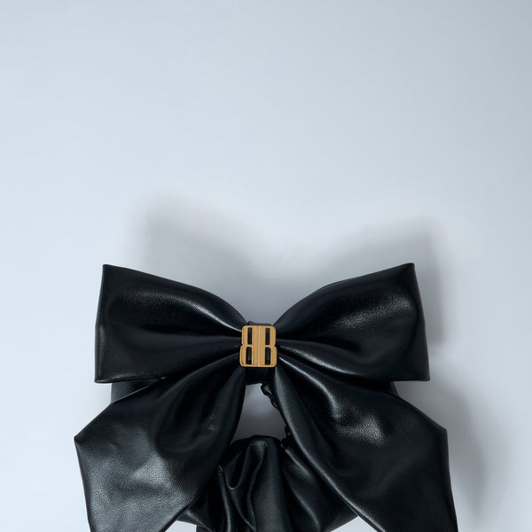 Balenciaga Accessories? Balenciaga Women Leather Logo Hardware Scrunchie Luxury Designer Fashion Accessory
