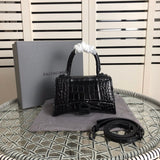 Close-up detail of statement everyday-luxe women's handbag – women's premium purse