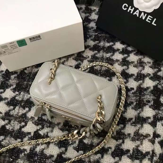  women's handbag, versatile design, view 4
