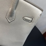  handbag interior and compartment view