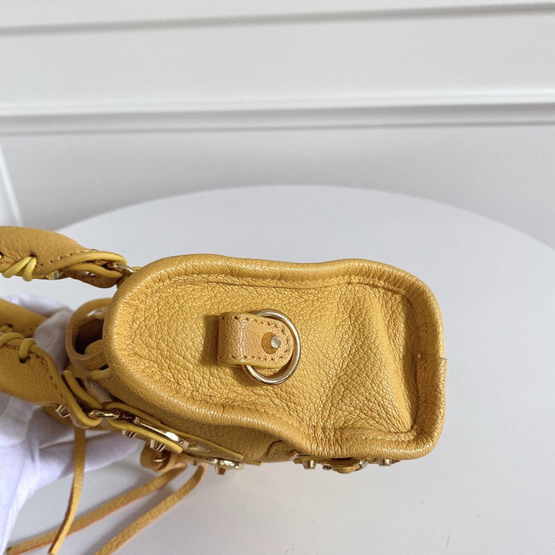 Zivas Charm Timeless Appeal Statement Handbag (Statement-Ready Design) – Close-Up Detail