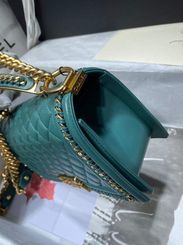  women's handbag, mid design, view 4