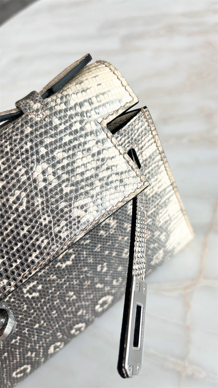  Signature tote bag carried on shoulder 22