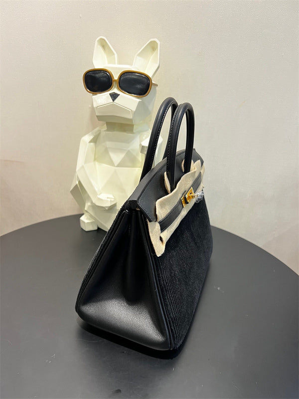  handbag interior and compartment view