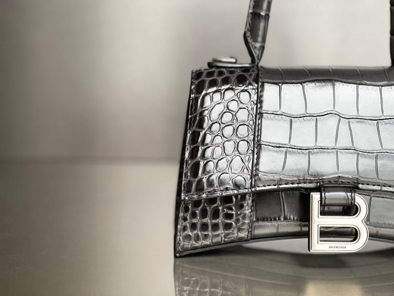 Zivas Charm Polished Finish Statement Handbag (Everyday Luxury Essential) – Interior View