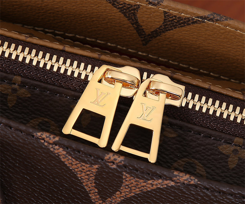  classic structured bag detail view showing craftsmanship 14