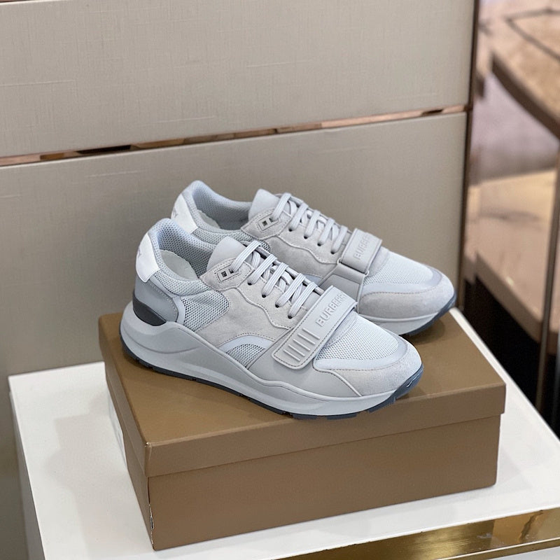Burberry shoes Style 180 - packaging and accessories