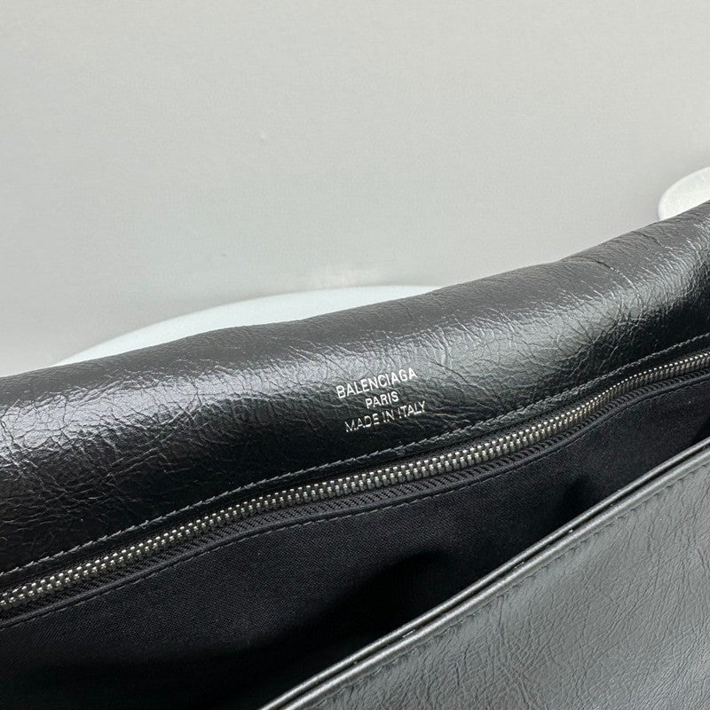 Zivas Charm Refined Everyday Style Fashion Handbag (Timeless Wardrobe Addition) – Detail View