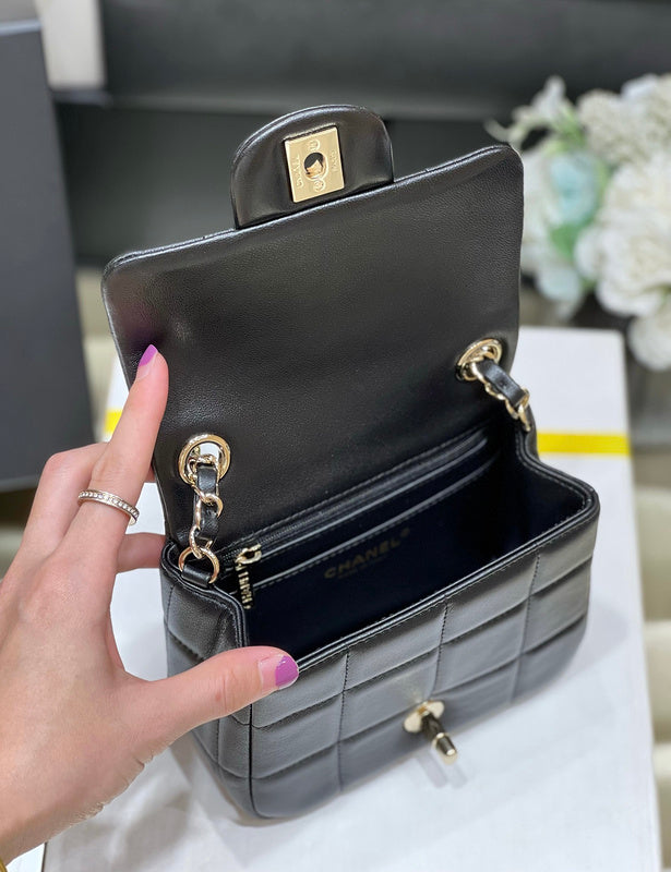  women's handbag, compact design, view 5