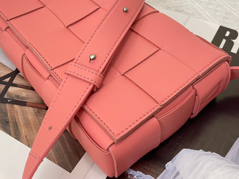 Effortless Faux Leather Handbag - Everyday Elegance | Women's Premium Handbag #1631 - texture close-up (image 9) of designer-inspired handbag