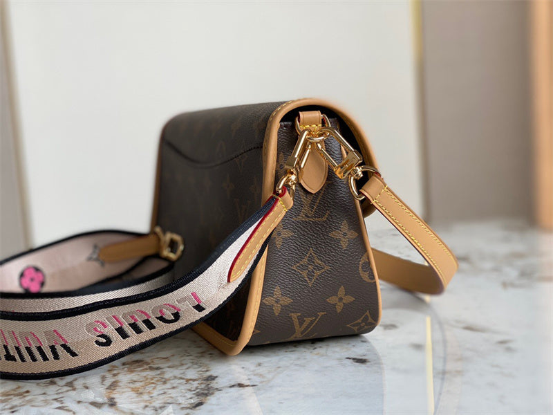  Clean-Lined handbag carried on shoulder