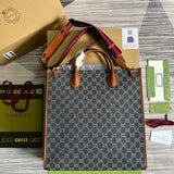 Front view of chic classic women's handbag – women's everyday handbag