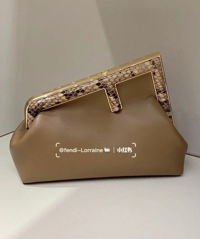 Ziva's Charm handbag – detail view (26cm*9.5cm*18cm)