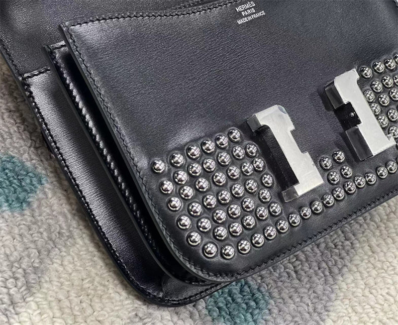  versatile tote bag styled with outfit