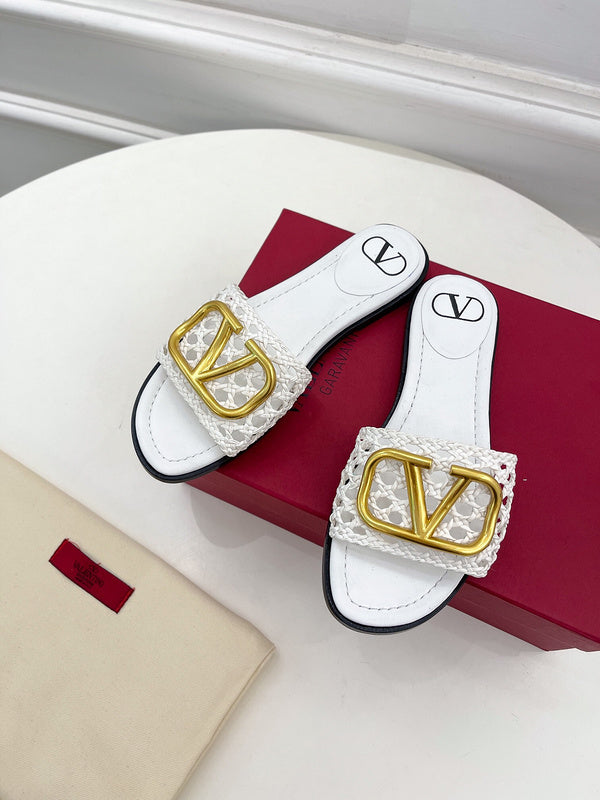 Styling view of Valentino Garavani luxury piece style No.250