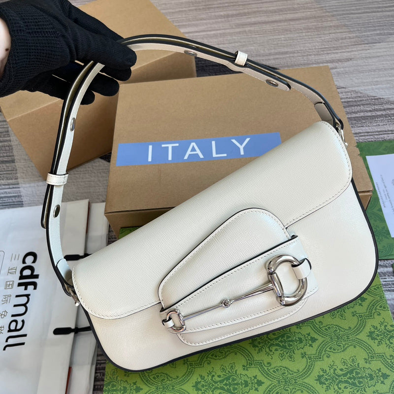 Side profile of premium everyday-luxe women's handbag – women's everyday handbag