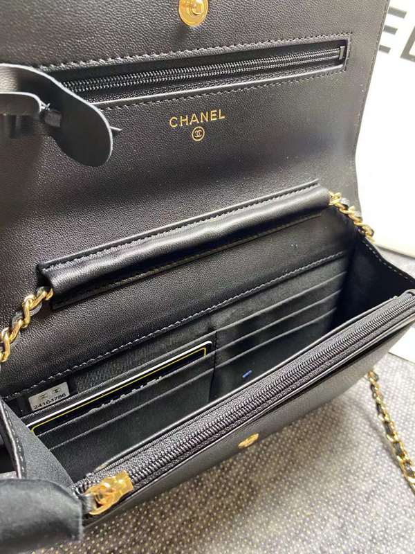 Zivas Charm Refined Structure Fashion Handbag (Effortless Style Upgrade) – Lifestyle Shot
