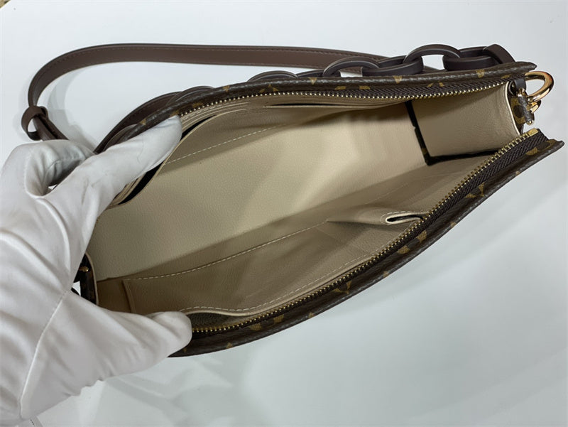  Minimalist tote bag front view 7