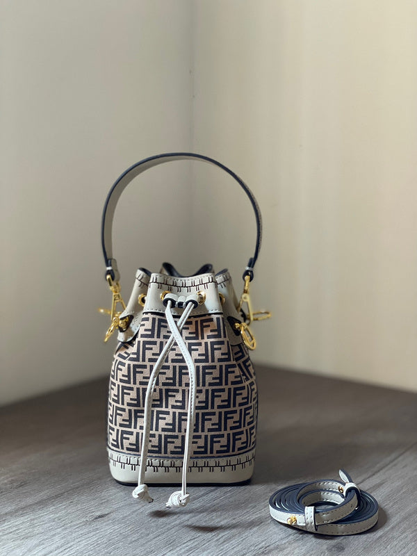 Ziva's Charm handbag – interior view (12cm*18cm*10cm)