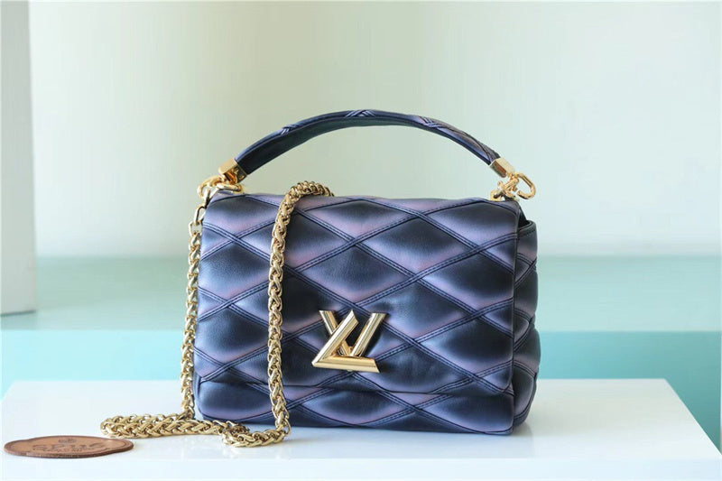  Elegant carryall bag front view 25