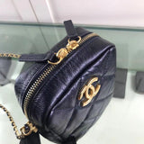 Zivas Charm Understated Luxury Fashion Handbag (Premium Everyday Carry) – Close-Up Detail