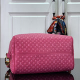  Curated carryall bag front view 7